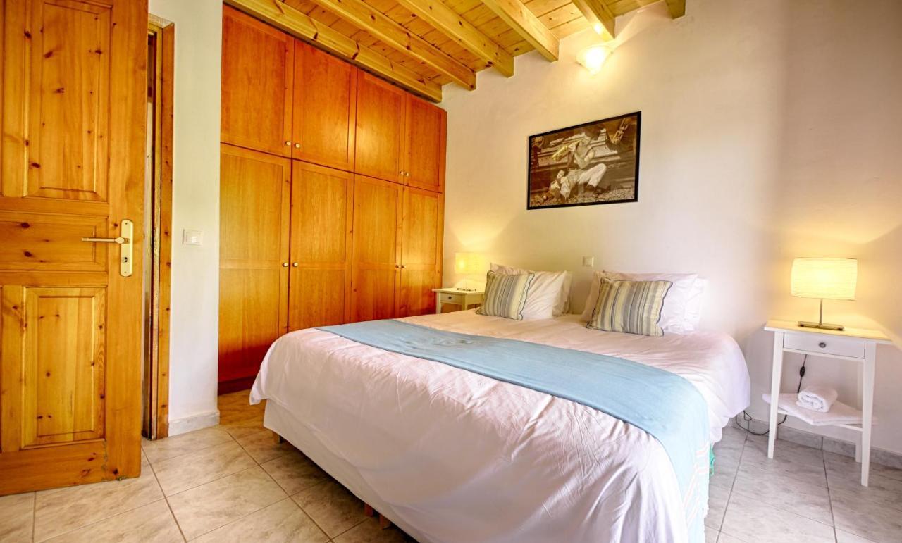 Zen Stone House Villa Agios Georgios Pagon Bagian luar foto